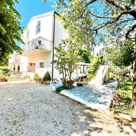 Porec, Spadici, Brand New *